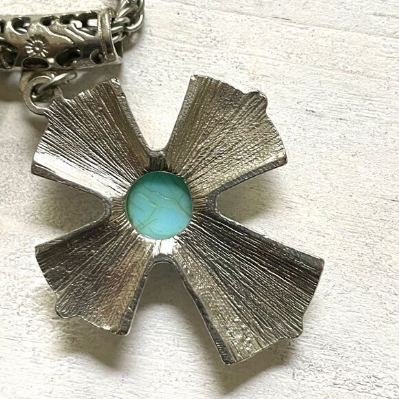 Silver tone cross Pendant necklace - Picture 8 of 12